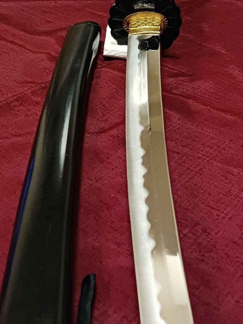 脇差し黒拵え(超薄刃)　化粧小柄付き　鉄鐔(京菊鐔)　刃文.備前伝(互ノ目乱れ)