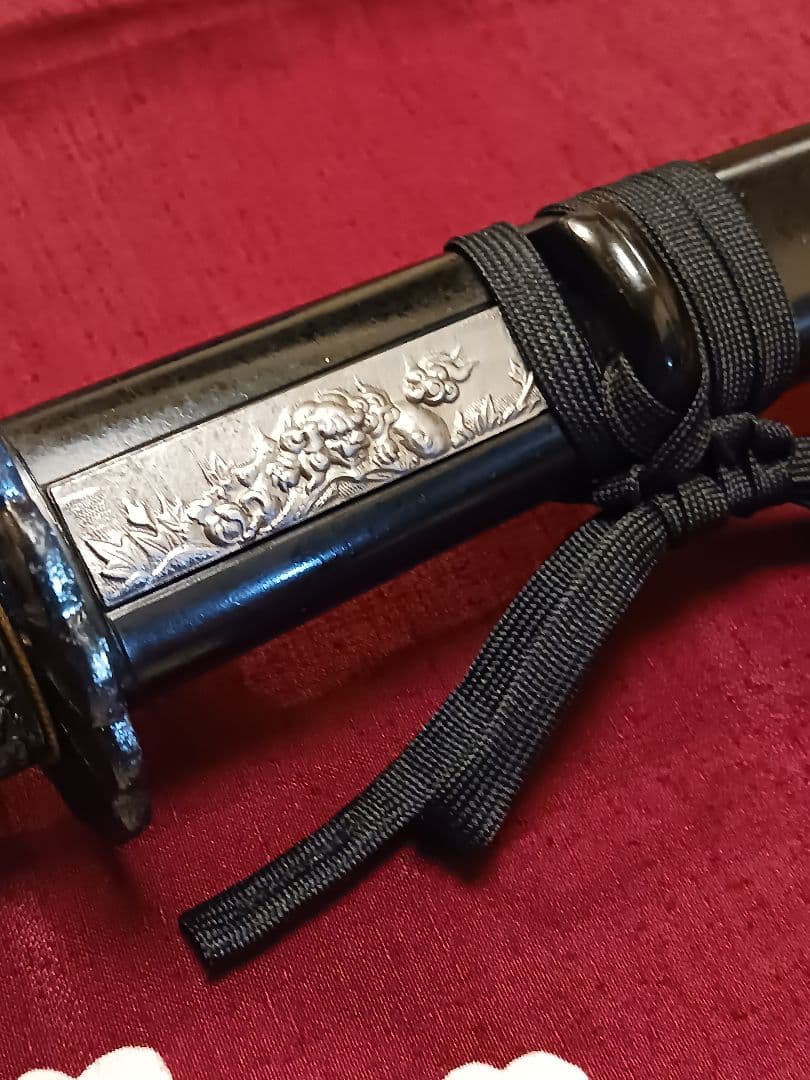 脇差し黒拵え(超薄刃)　化粧小柄付き　鉄鐔(京菊鐔)　刃文.備前伝(互ノ目乱れ)