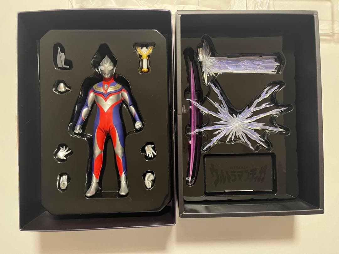 Alphamax ウルトラマン ティガ アクションフィギュア