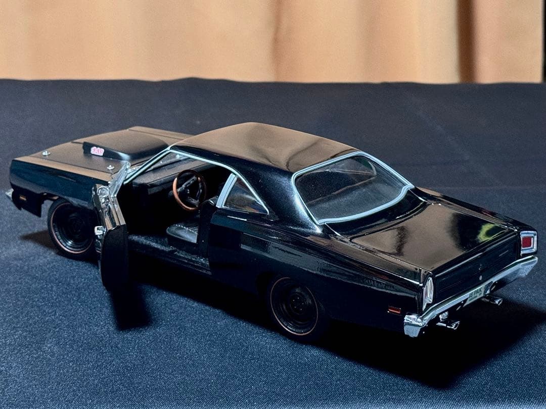 プリムスロードランナー 440GBBL 1/18scale 黒