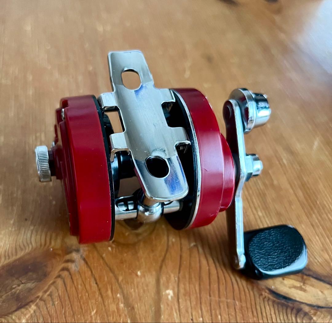 極美品！　オールド　ダイワ　ミリオネア　ST-1000 ベイトキャストリール