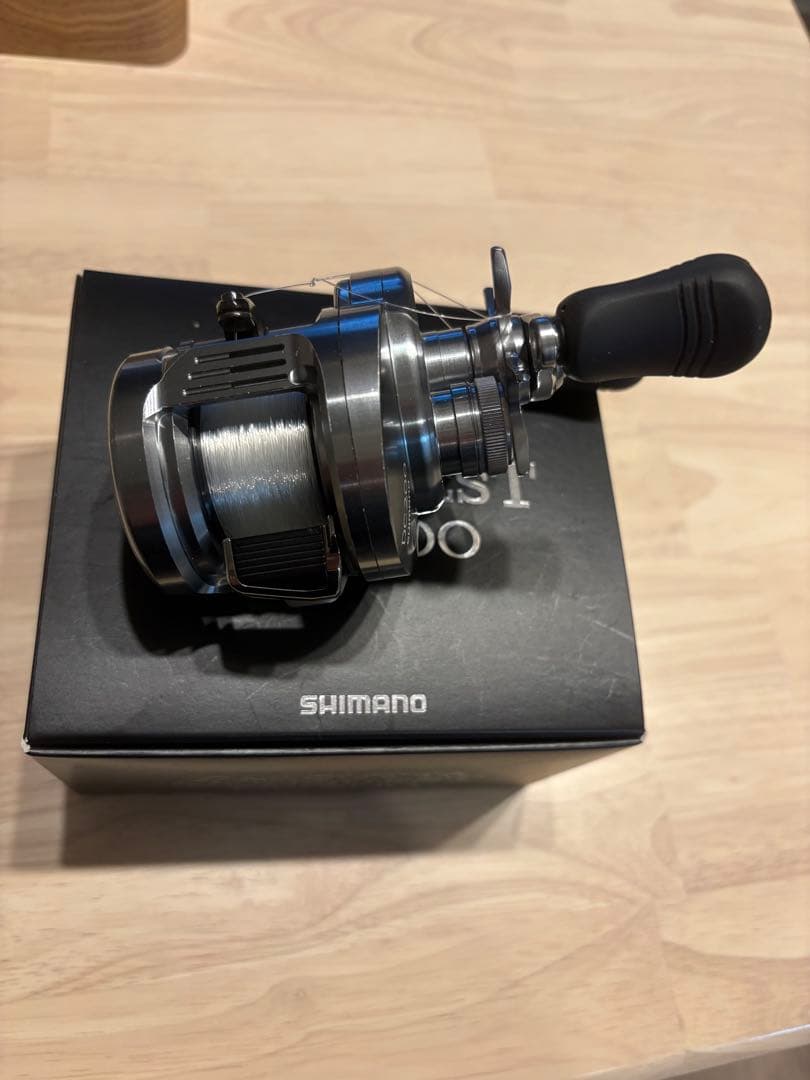 シマノ　カルカッタコンクエストDC200 右ハンドル