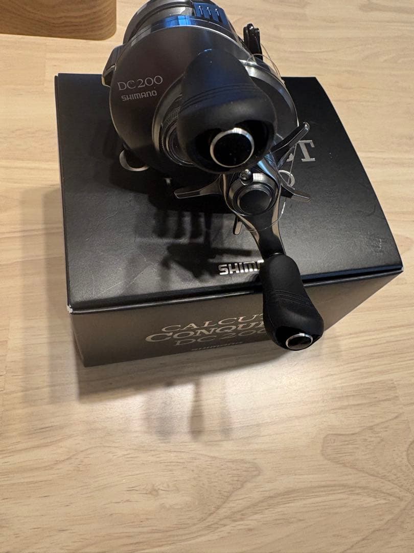 シマノ　カルカッタコンクエストDC200 右ハンドル
