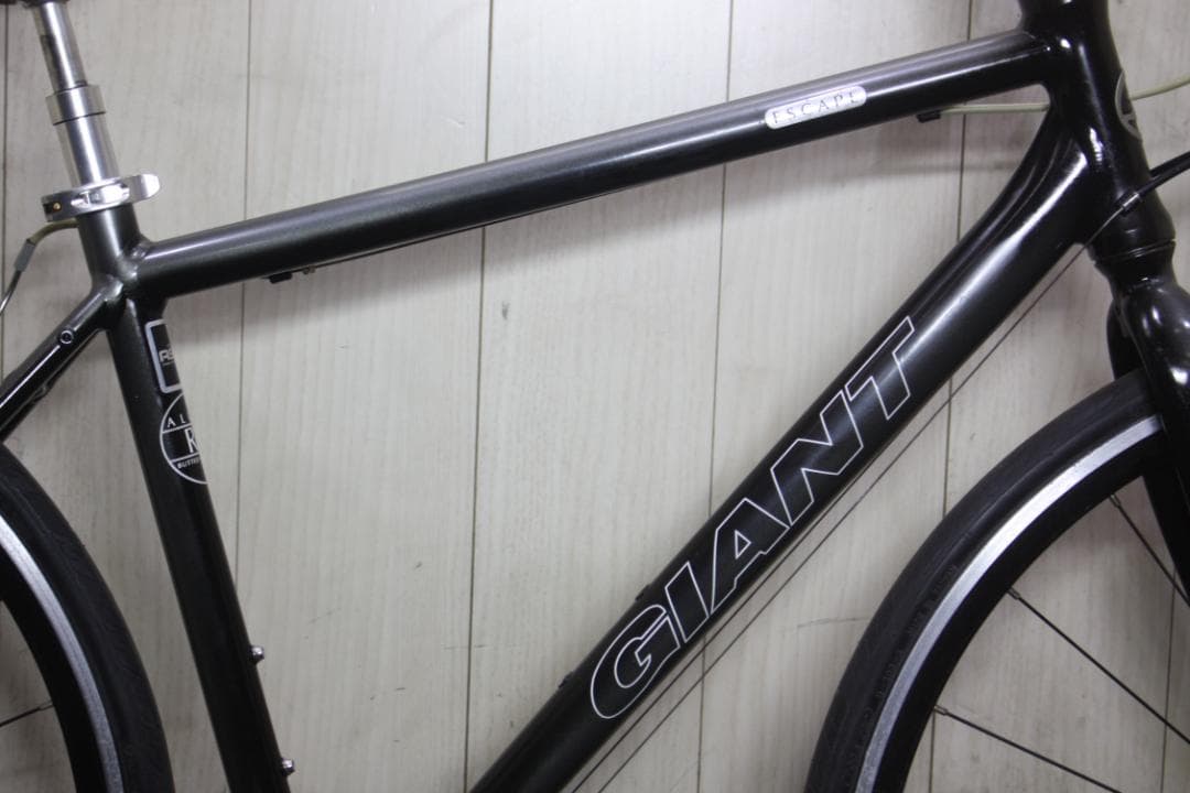GIANT ESCAPE R3 700C アルミ 24速 465mm GREY色