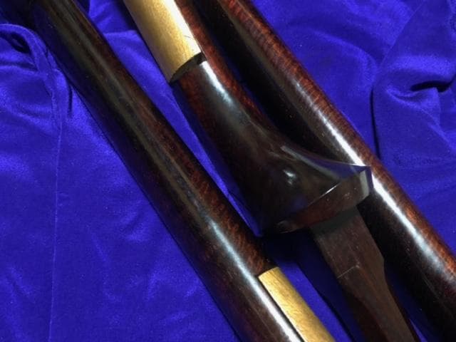 三味線 紅木 細棹 1枚溝 金ホゾ 綾杉胴 トチ多し