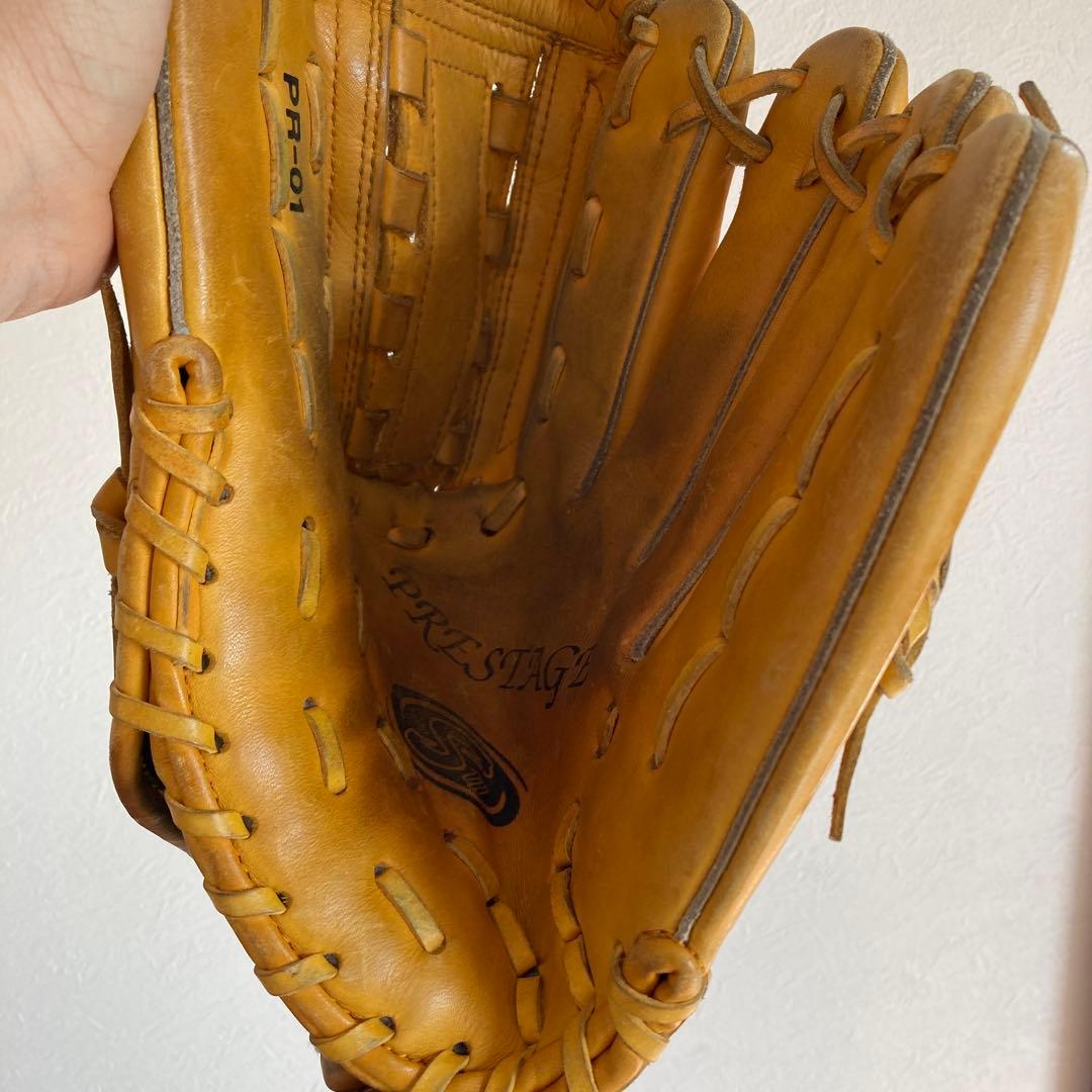 金額未確定　野球グローブ イエロー サイン付き