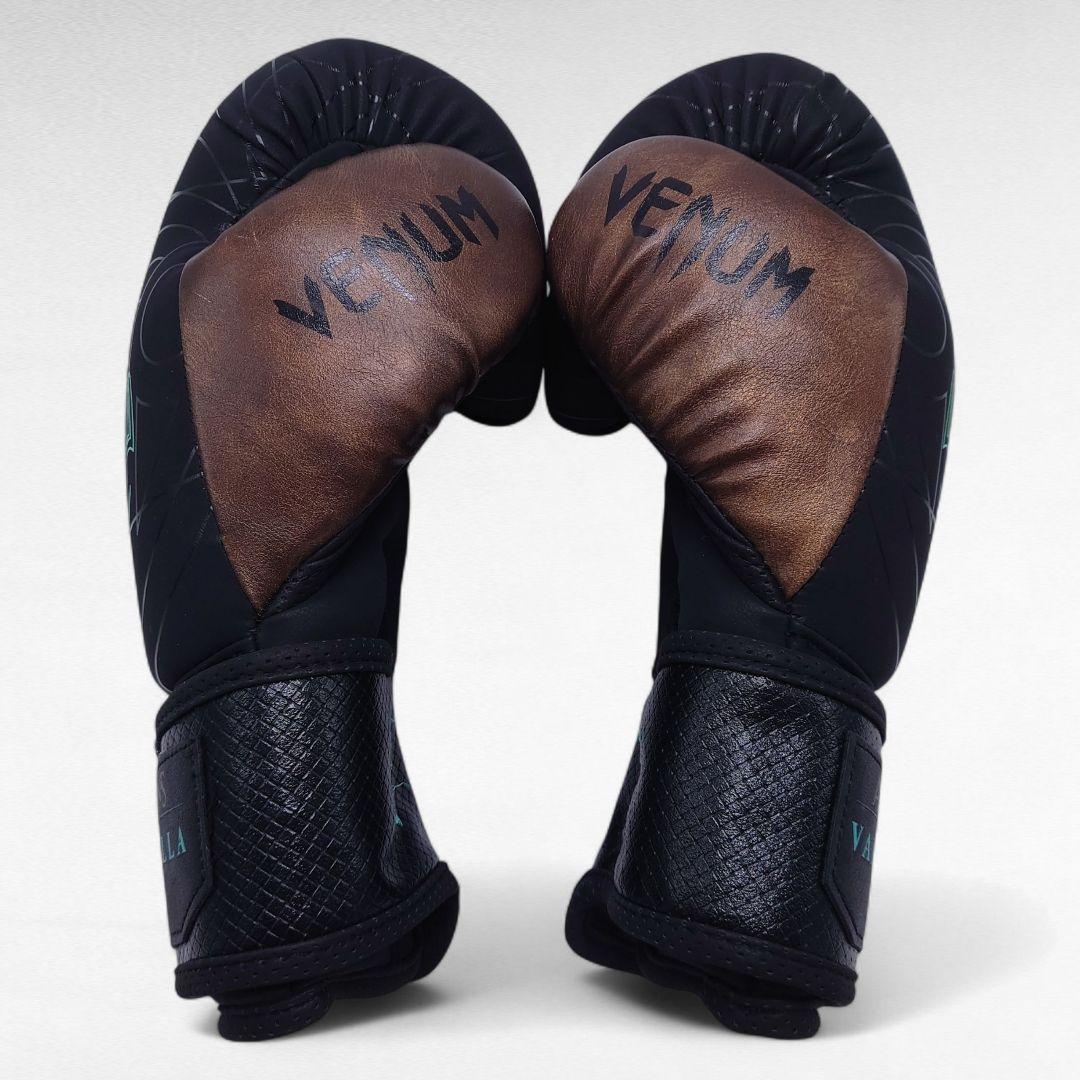 激レア Venum アサシンクリード ボクシンググローブ　12 oz 完売品