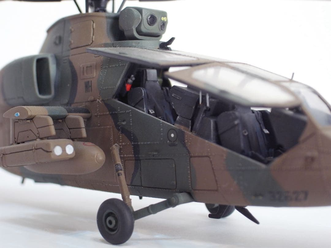 ［完成品］陸上自衛隊 OH-1 観測ヘリコプター 1/72