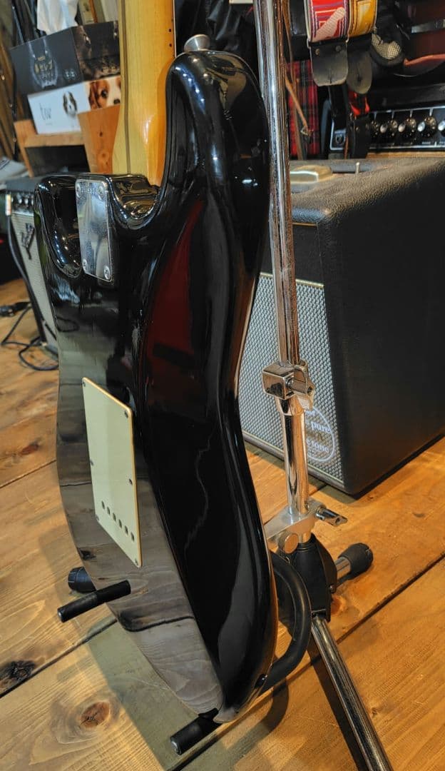 FENDER JAPAN JVシリアル ST57-65 83年製　ケース付き