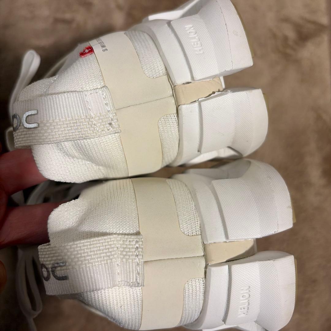 美品　On スニーカー　シューズ 23cm