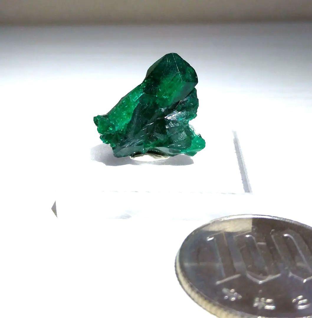 ダイオプテーズ（翠銅鉱）　単結晶　宝石鉱物標本