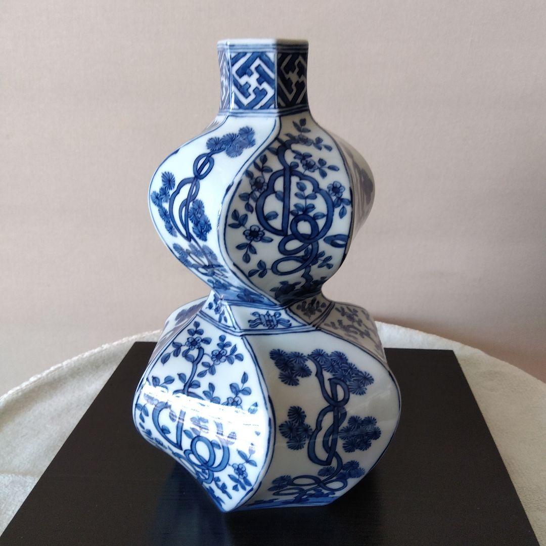 舘林源右衛門作　祥瑞手瓢型六角花瓶