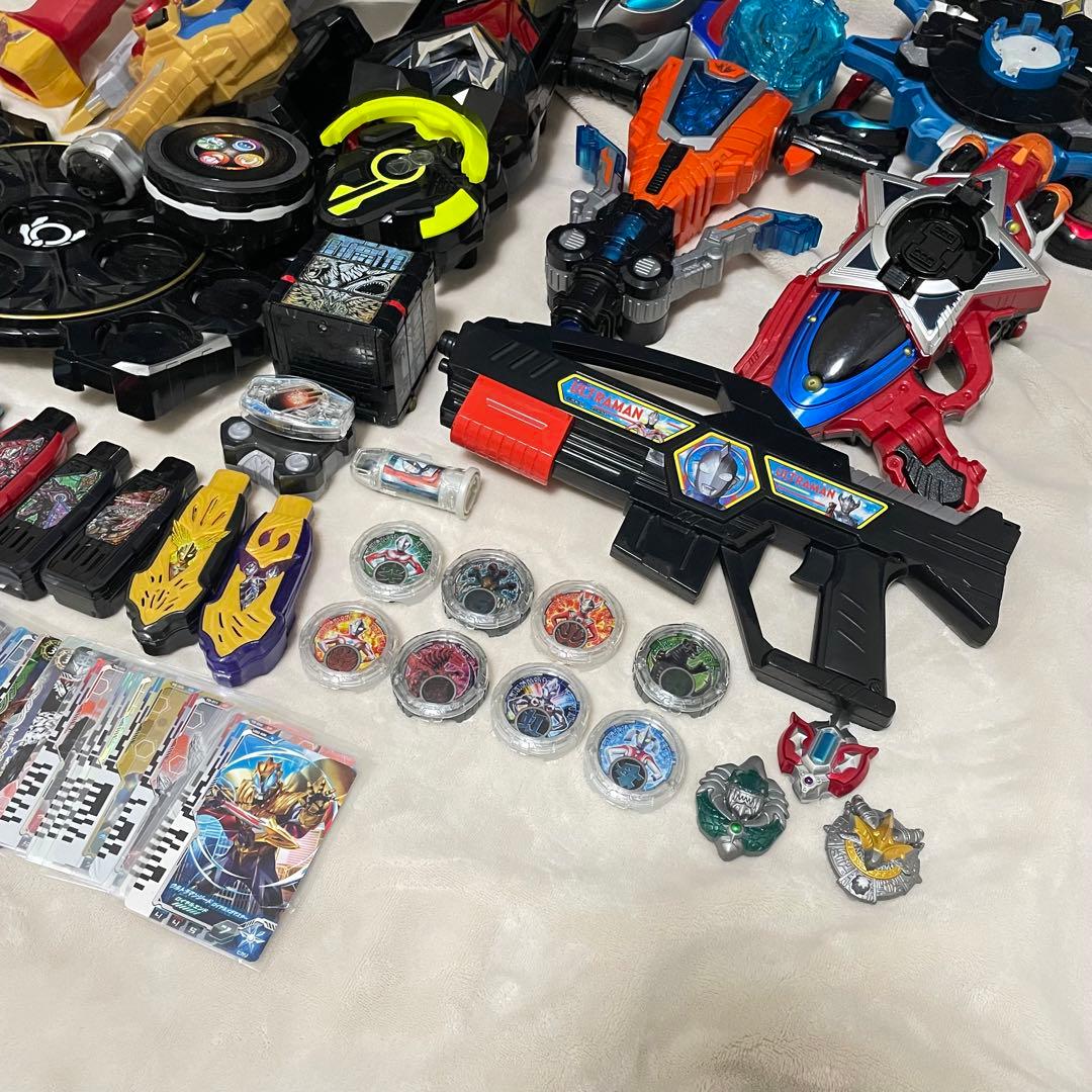 ウルトラマン　仮面ライダー　変身ベルト