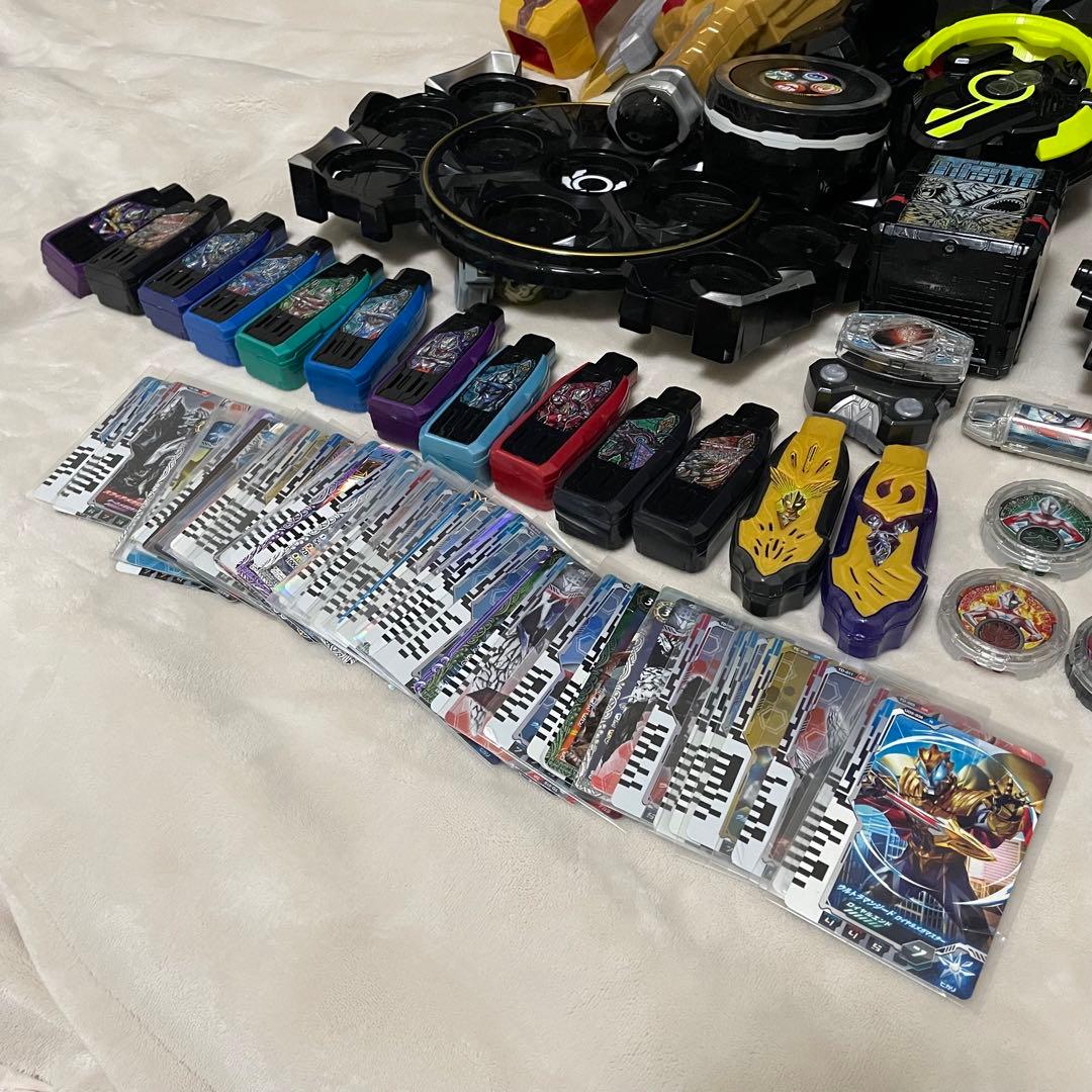 ウルトラマン　仮面ライダー　変身ベルト