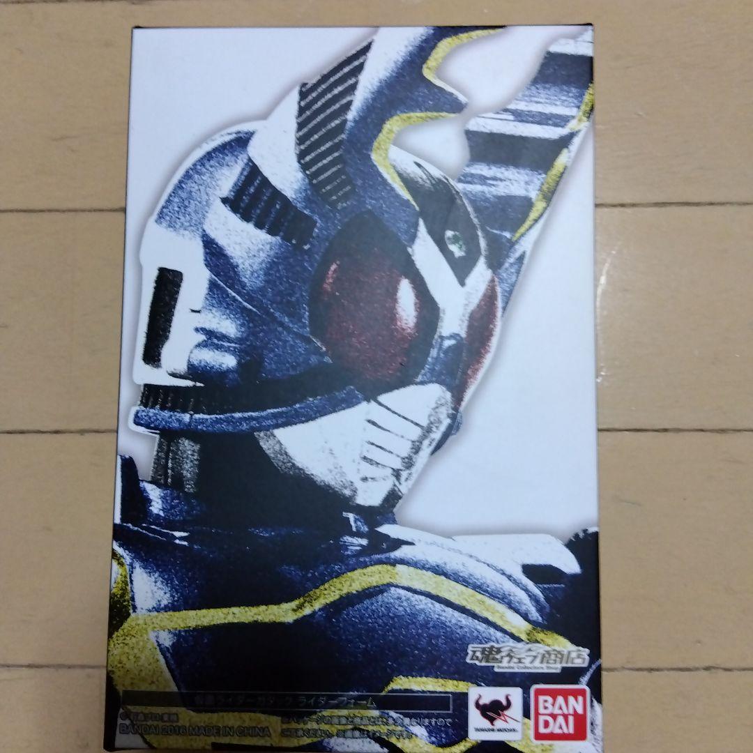 フィギュアーツ　真骨彫　仮面ライダーガタック