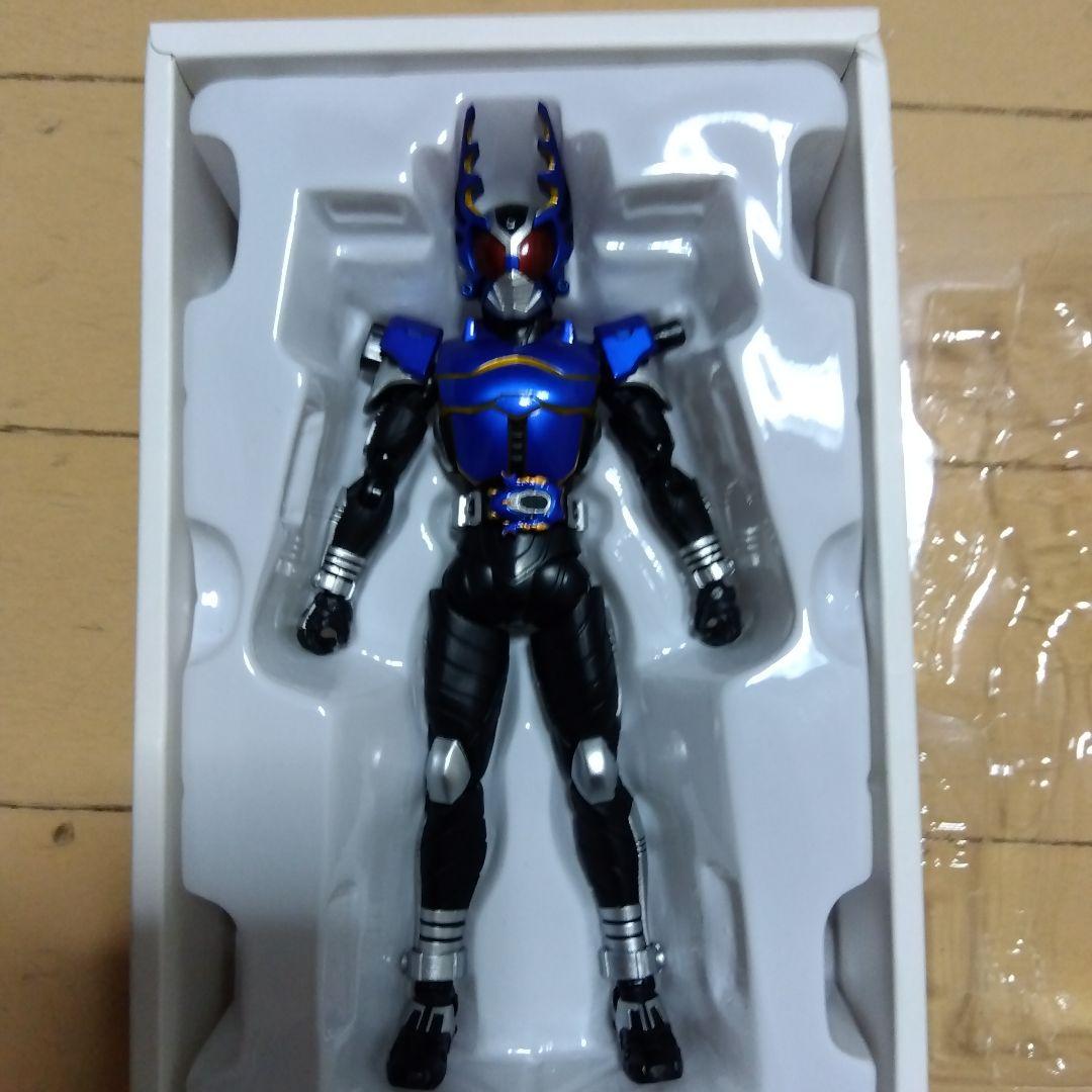 フィギュアーツ　真骨彫　仮面ライダーガタック