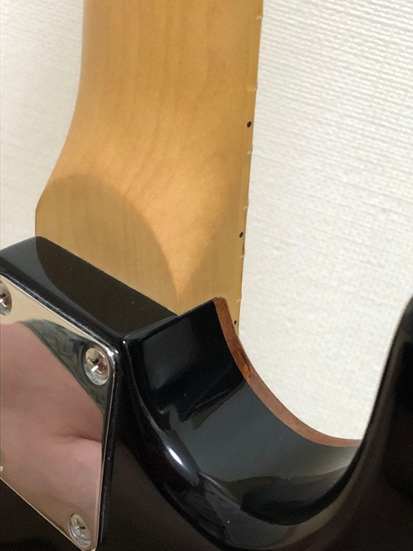 セルバ　SELVA エレキギター　軽量　超低弦高