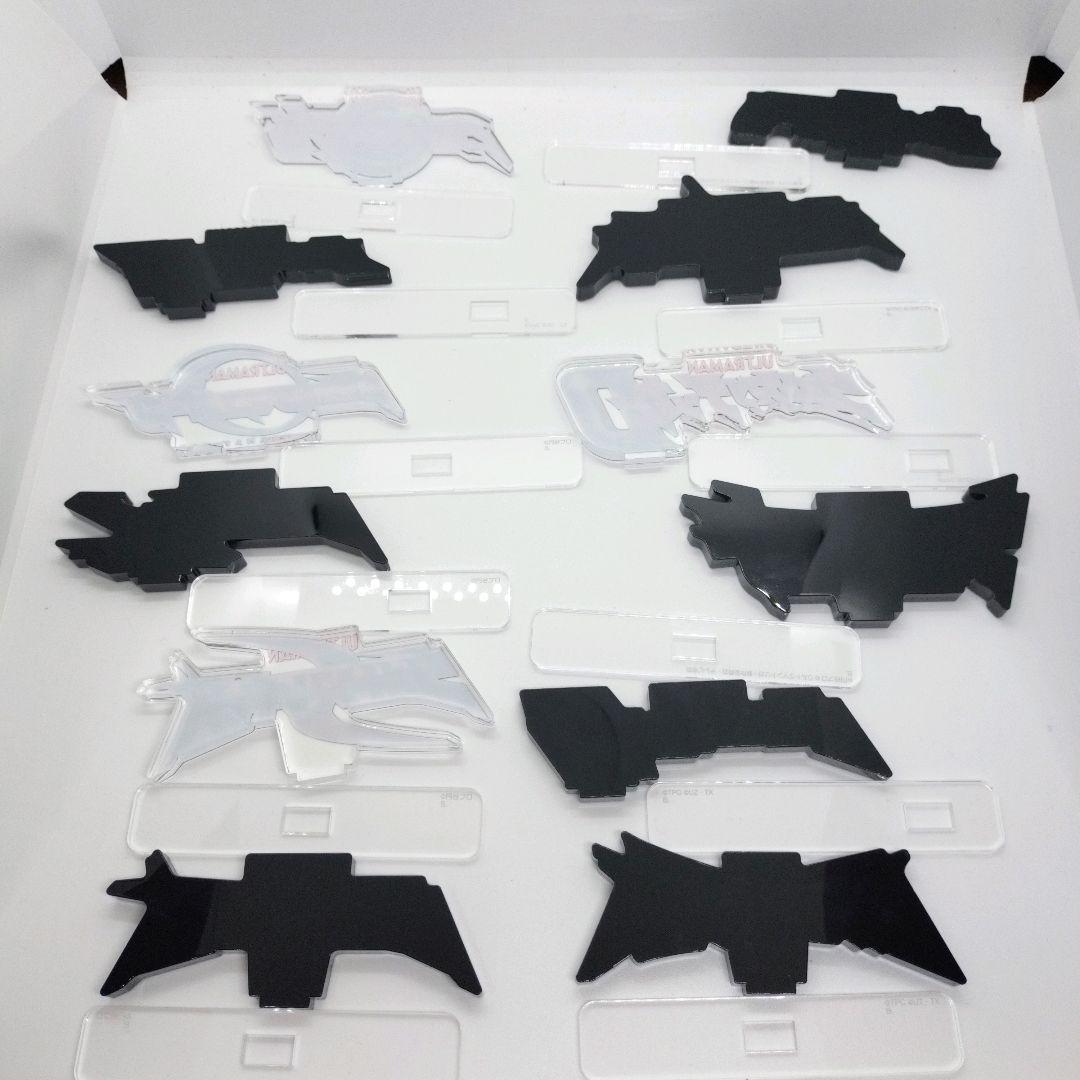 セール中！中古 ウルトラマン ニュージェネレーション アクリルロゴディスプレイ