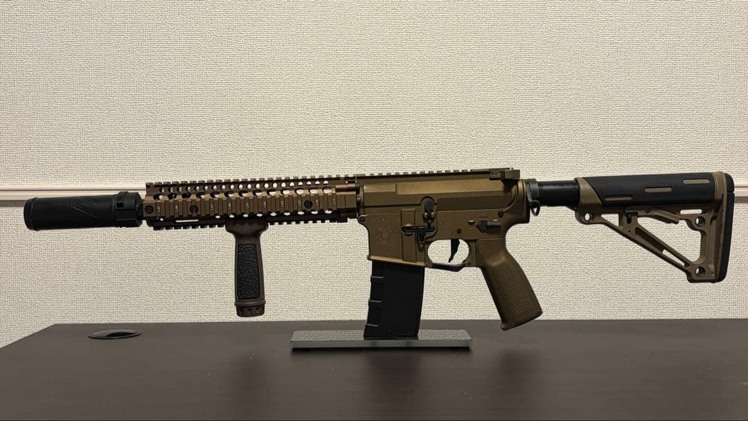 東京マルイ 次世代電動ガン CQBRカスタム 実物パーツ多数　電子トリガー内蔵