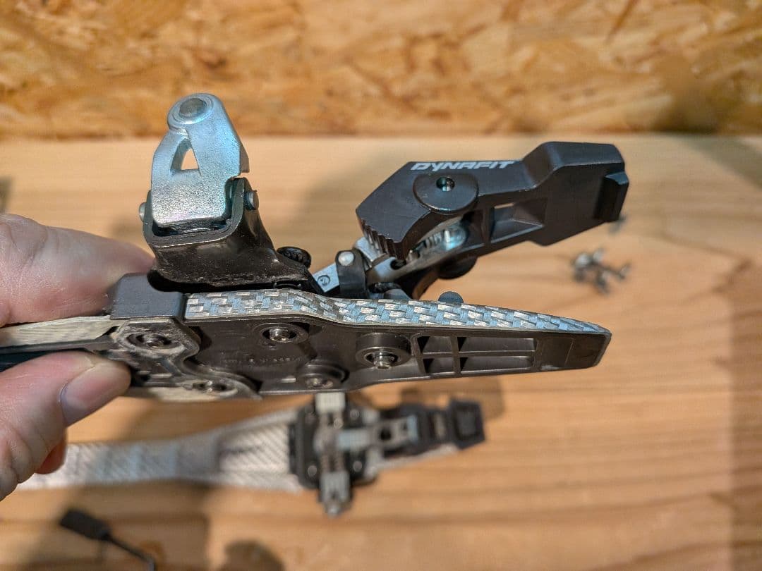 Dynafit FT12 ペア（左右セット）のテックタイプ中古ビンディングです。