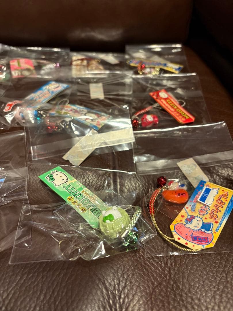 ヒ*マ様 ハローキティ　ご当地　根付け　ストラップ　18個セット　サンリオ　レト