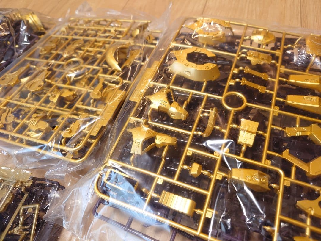 ゾイド　EZ-016　HMM セイバータイガーゴールド　海外版