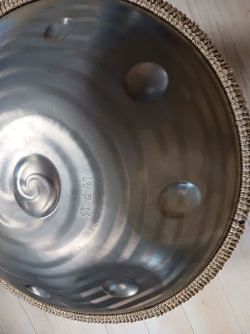 ハンドパン 円形金属楽器