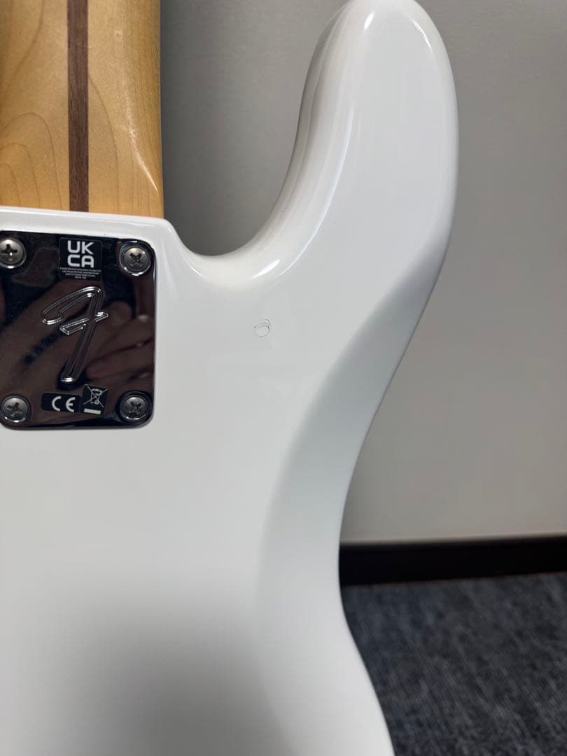 おまけ付き　Fender prayer Precision Bass ホワイト