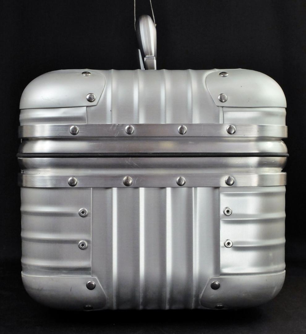 リモワ 918.38トパーズ『Lufthansa』TSAビューティケース17L