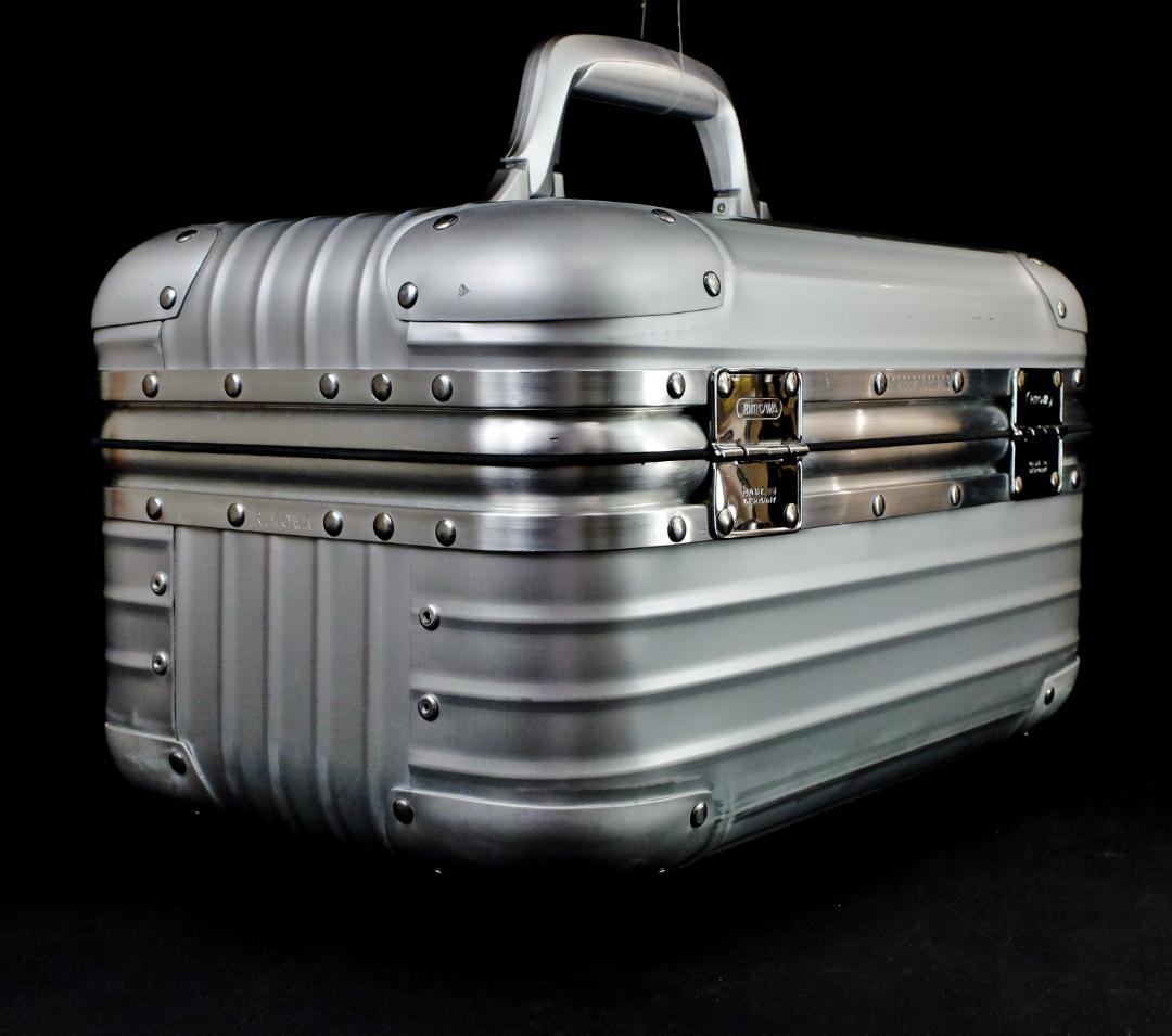 リモワ 918.38トパーズ『Lufthansa』TSAビューティケース17L