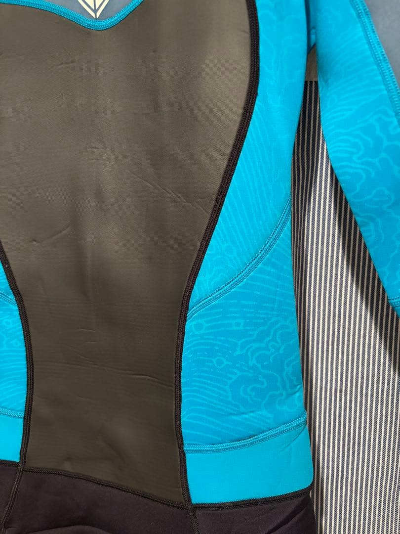 【美品ウェットスーツ】　フルスーツ　ROXY(ロキシー)　Lサイズ