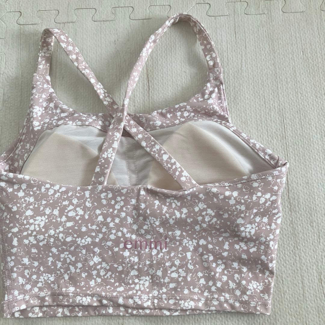 emmi ヨガ　花柄 ヨガウェアセット　ブラトップ　レギンス