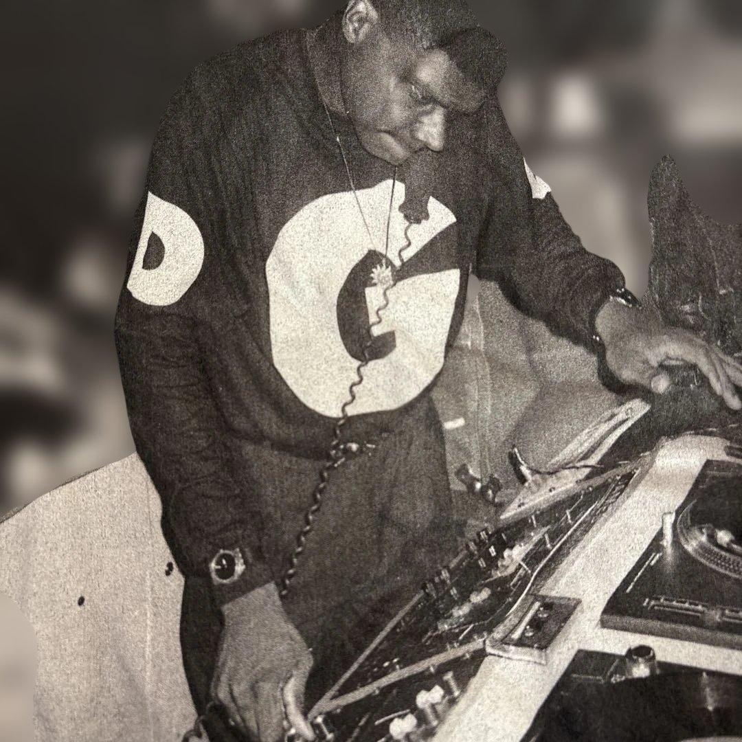 lowrideローライダー　レディース　タンクトップとラリーレバンのTシャツ２組