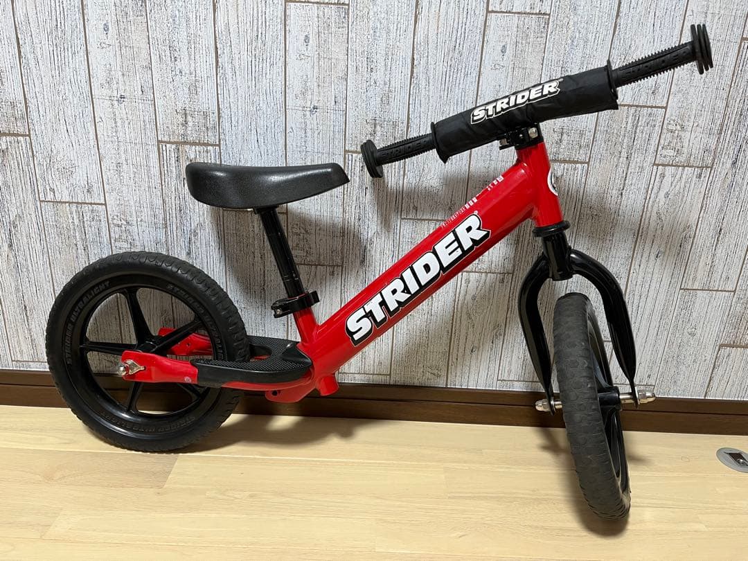 【専用商品】ストライダースポーツモデル　赤