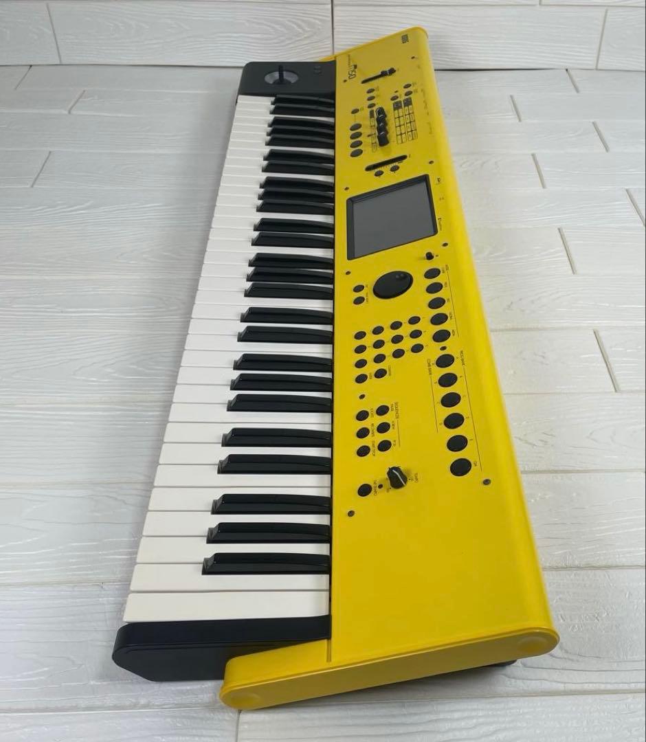 【希少】コルグ　KORG M50 シンセサイザー 61鍵 限定カラー　イエロー