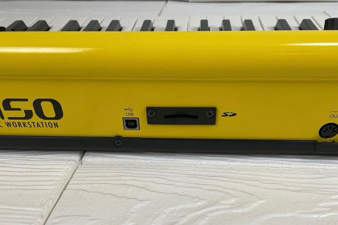 【希少】コルグ　KORG M50 シンセサイザー 61鍵 限定カラー　イエロー