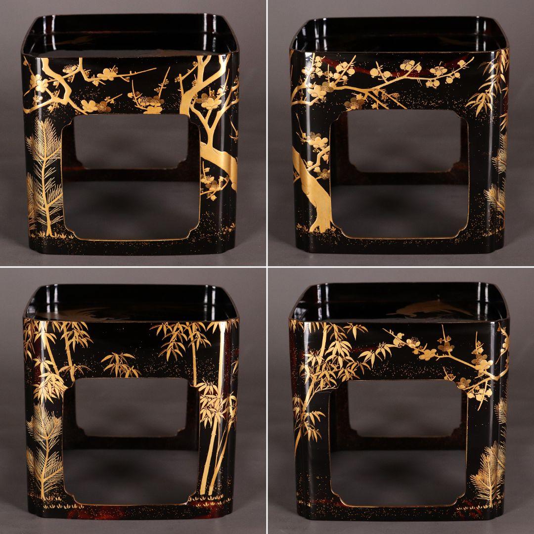 時代木製漆器 宝尽くし 朱塗三ッ組杯 鶴亀松竹梅 黒高台 金蒔絵 MA342