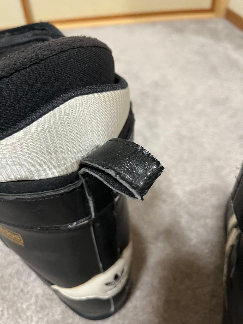 adidas スノーボードブーツ 黒/白