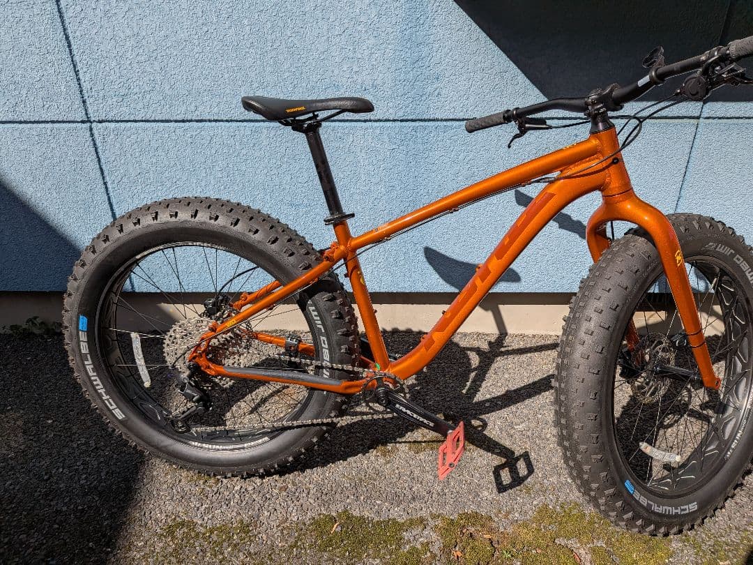 オレンジ ファットバイク CATEYE QUICK付き