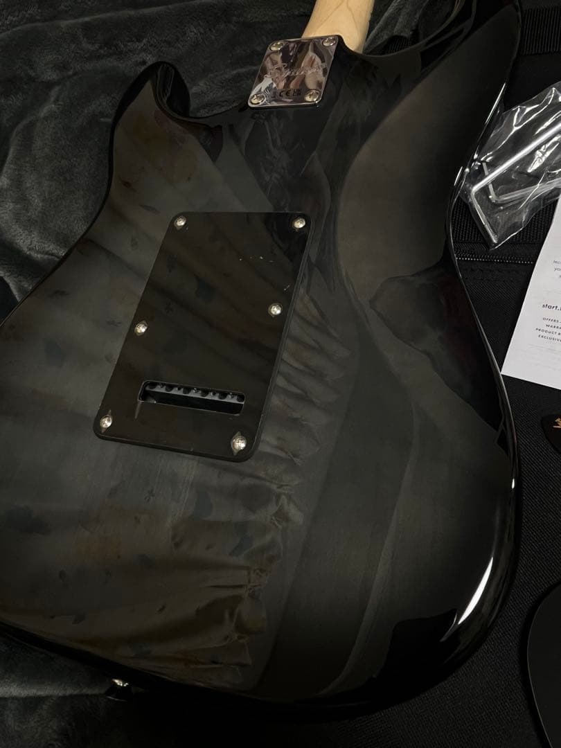 【新品未使用】値下げ致しました！Squier by Fender エレキギター