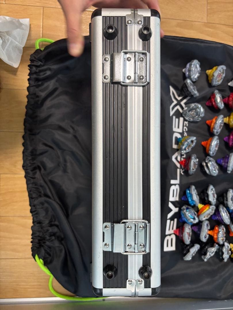 ベイブレードＸ　まとめ売り68個+おまけ1個