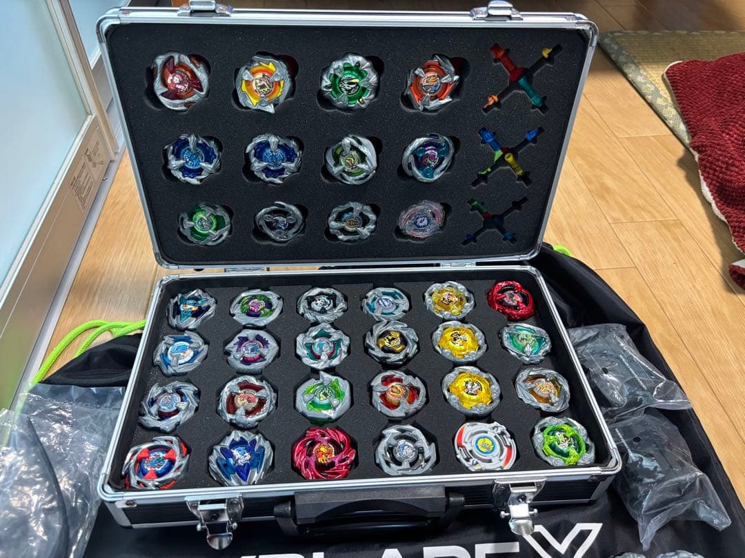 ベイブレードＸ　まとめ売り68個+おまけ1個