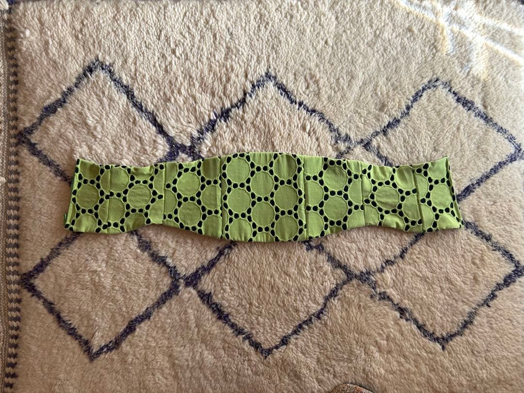 フラメンコドレス 黒と緑のドット柄　ハイウエストベルト付