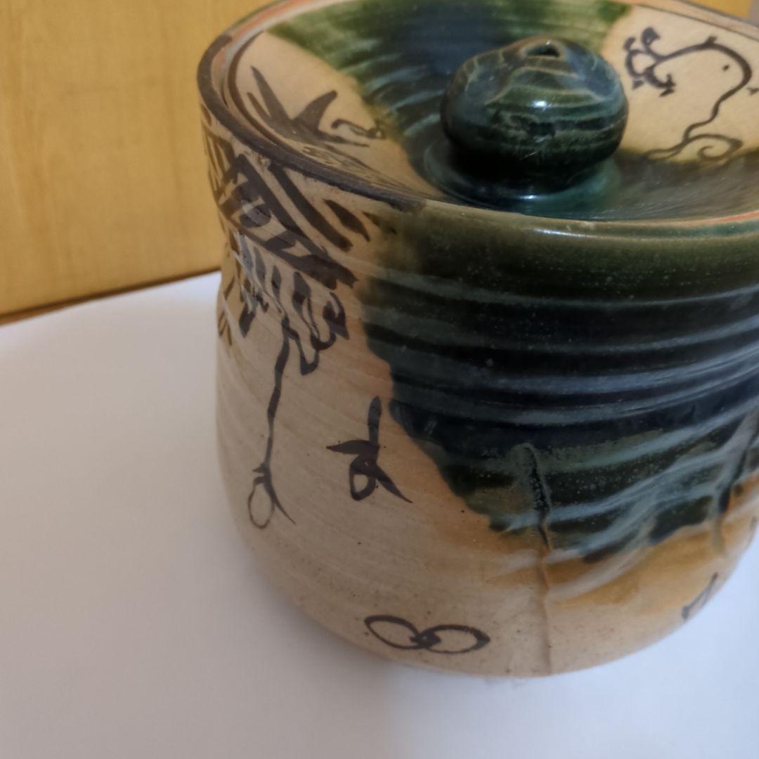 手描き模様の陶器