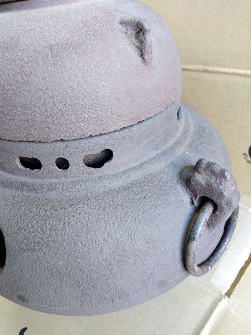 茶道具　期間限定特価　鉄鬼面風炉　平丸釜添え