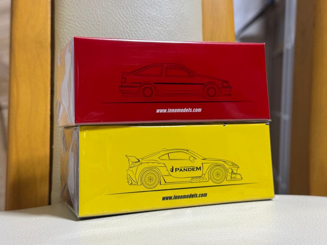 INNO64 オートサロン GR86 PANDEM AE86 LEVIN 2台