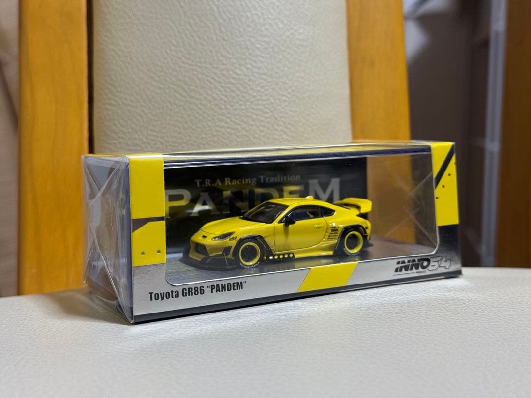 INNO64 オートサロン GR86 PANDEM AE86 LEVIN 2台