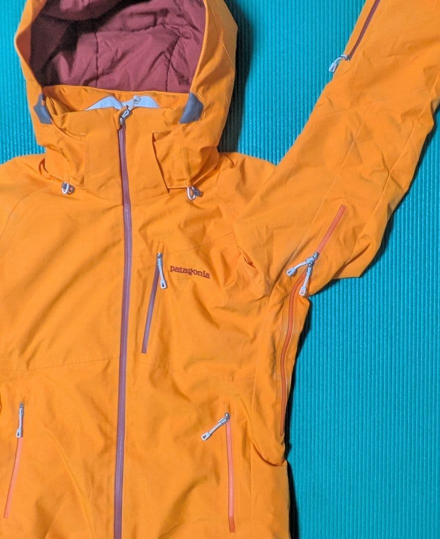 patagonia 女性用スキーウェア オレンジ