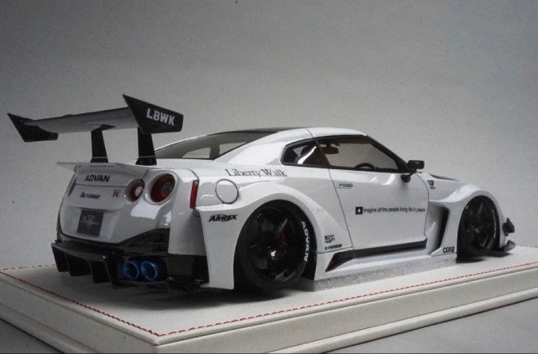 新品LBーSilhouette WORKS GT NISSAN 35GT- RR