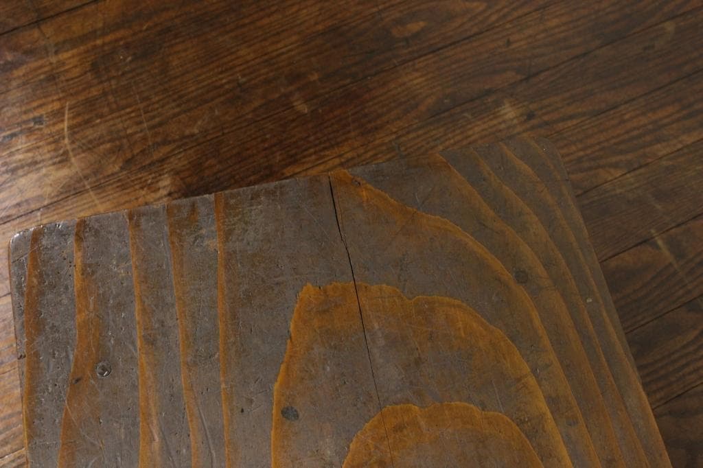 古い風合いの良い引出し付き小机 花台 サイドテーブル 文机 無垢材 古材